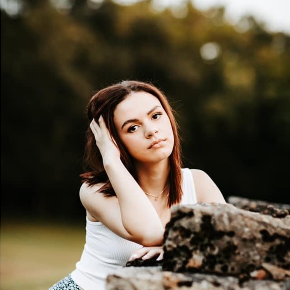 Meet your Posher, Lani - Picture 1 of 1